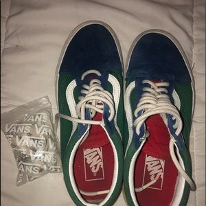 Yacht club vans